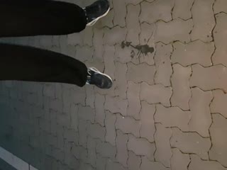 Userwunsch! Outdoor in Nikes,rotzen,beschimpfen