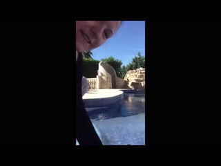 PUBLIC!! HARTER DILDO RITT am Pool!