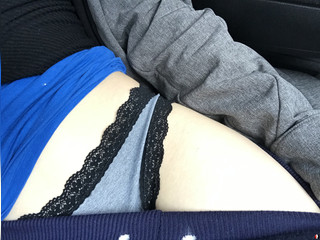 Muschi im Auto