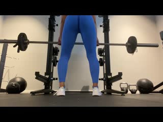 Hot Booty Gains - Kreuzheben