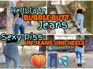 Sexy PISS in hellblaue Bubble Butt Jeans und Heels