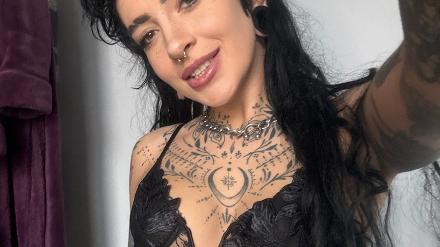 Vivi-Black