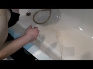 Ins Ohr und Maul gepisst
