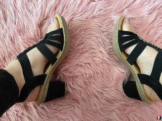 Geile Füsse in Sandalen