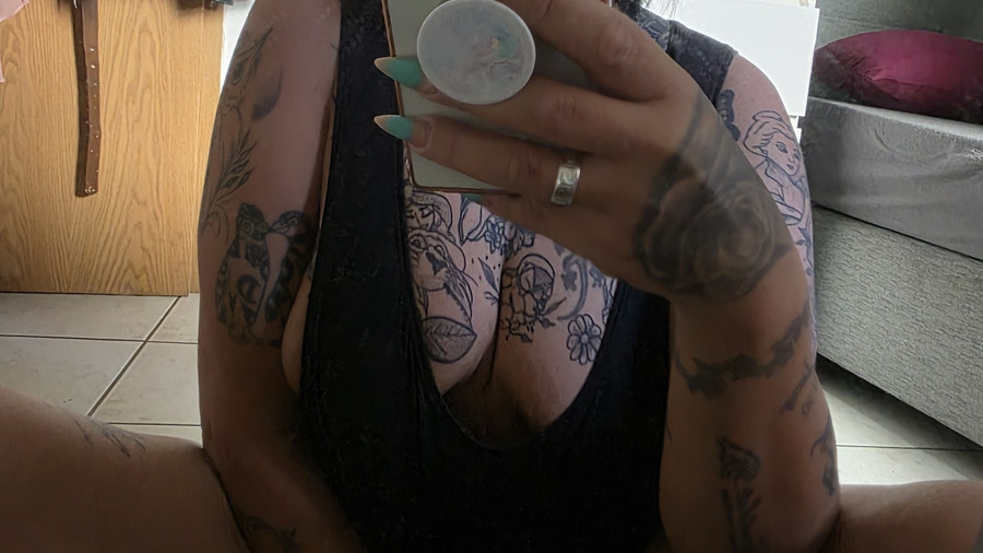 CurvyInkMom