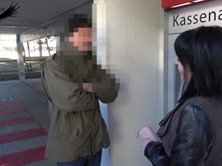 Voll ausgenutzt !! hart durchgefickt vom Riesenschwanz Public