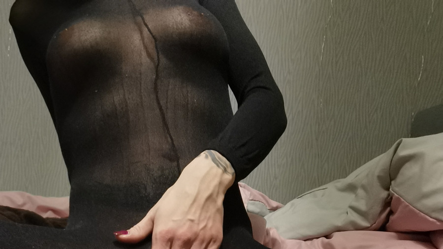 Video 13 Mirihot mit fast blickdicht Catsuit in  schwarz