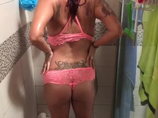 heiße dusche gefällig die erst