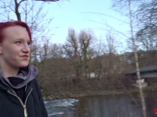 Rothaarige Ella in München angesprochen und direkt gefickt 1