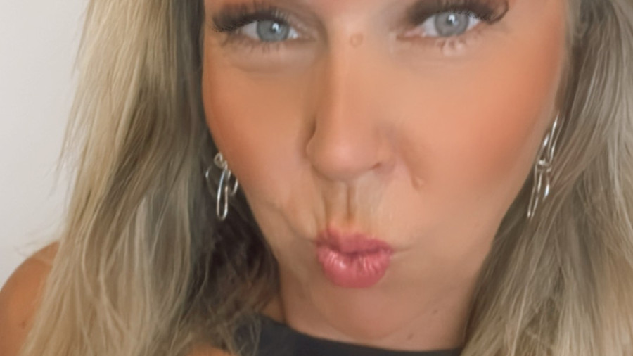 CurvyLara