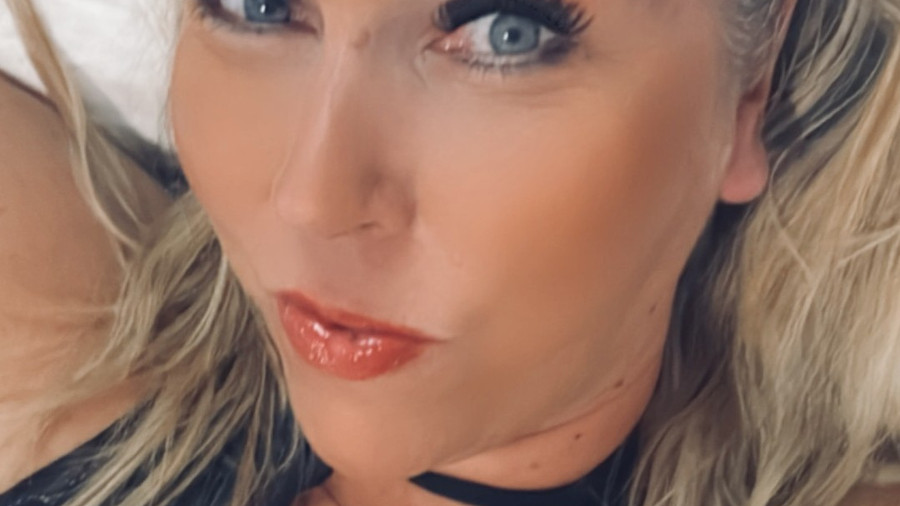 CurvyLara