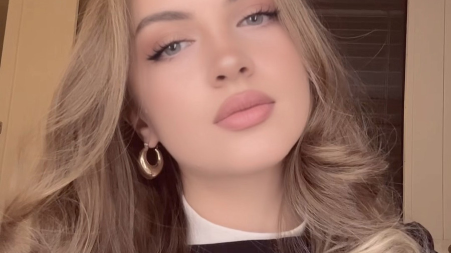Selina22