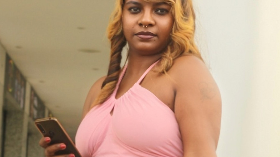 Curvy-Rose