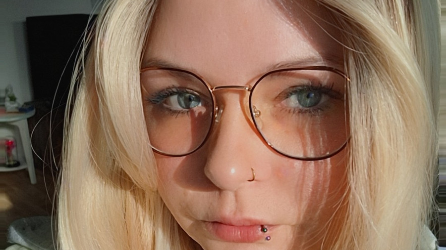 Naughty-Nadja