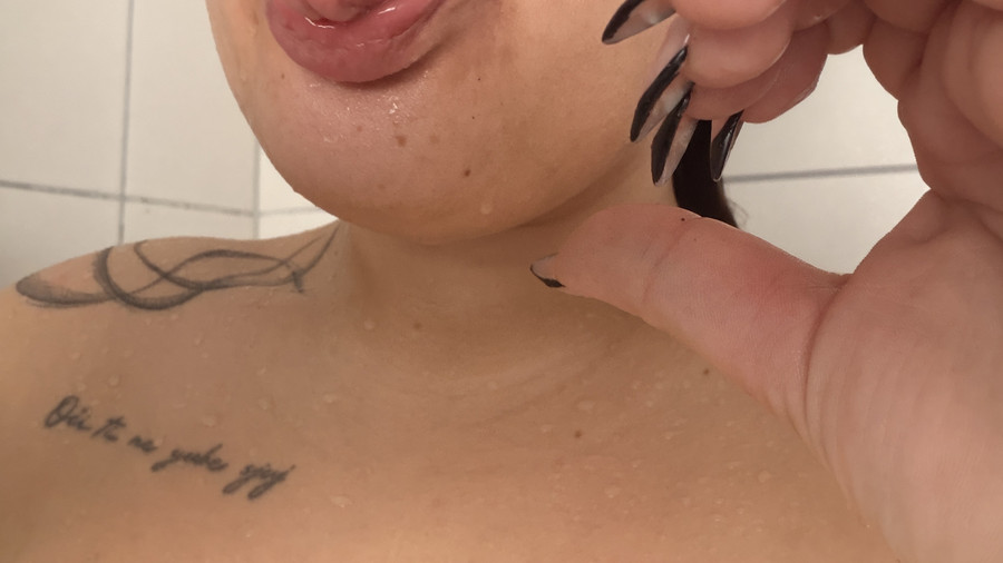 Lilith_curvy