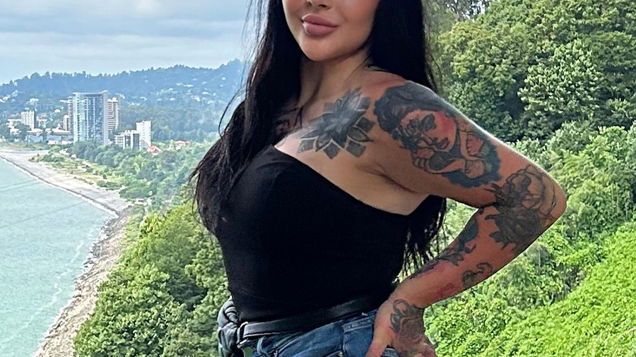 BustyRaven