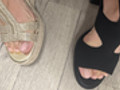 Nackte Füße in sexy Schuhen
