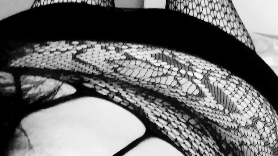 G***e Bilder im T****n Gitter und im Bodystocking