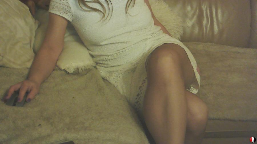 weißes schickes Kleid und nur ne nylon drunter