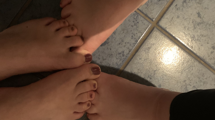 Feet ;-)