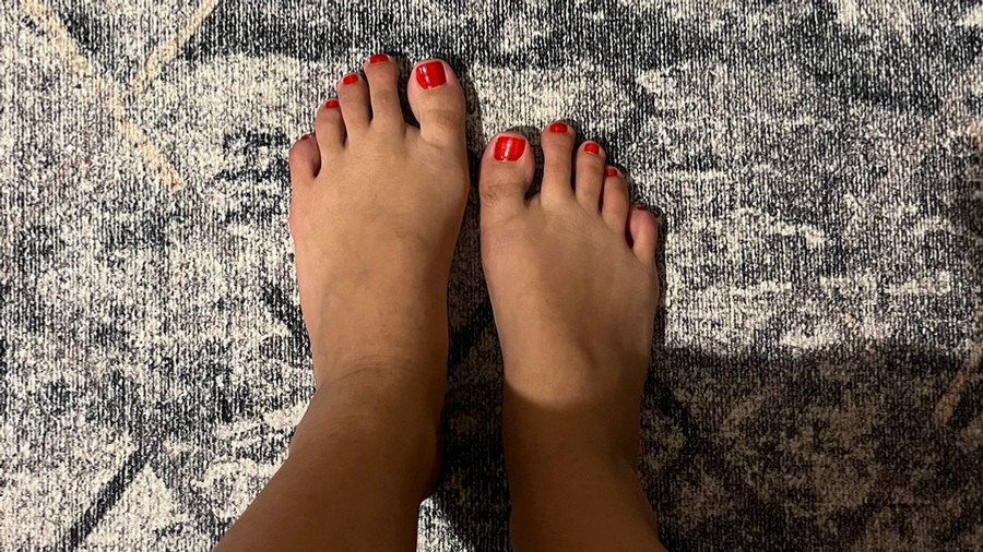 Selin`s creamy feet