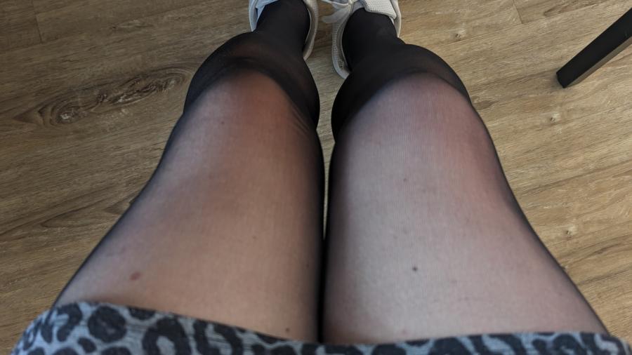Lange sexy Beine in Nylons