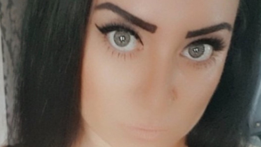 Einfach nur geil diese P***y und die T****n