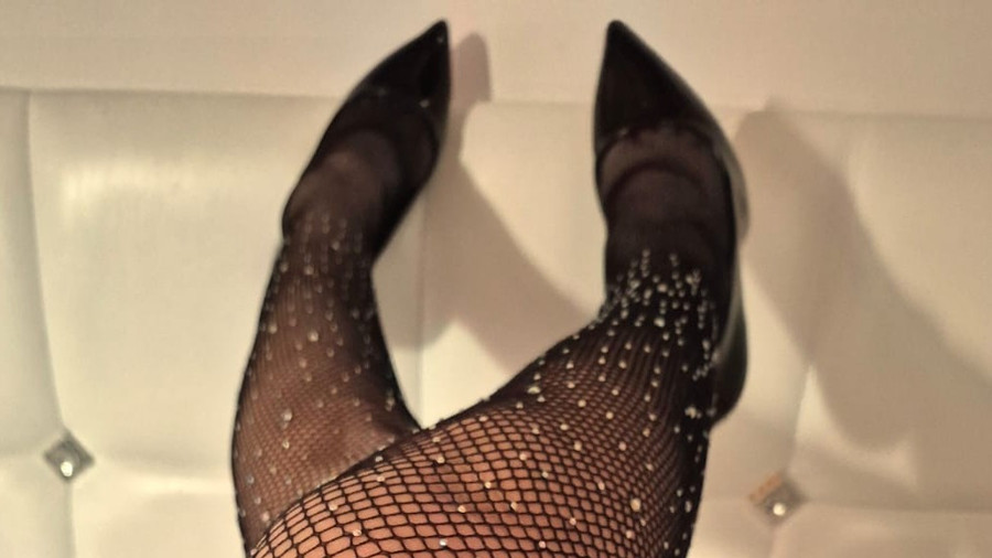 Seidene Nylons, heiße Beine