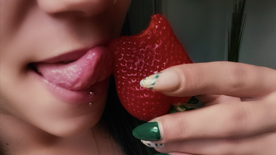 ?? gibt nichts geileres als frische erdbeeren ??