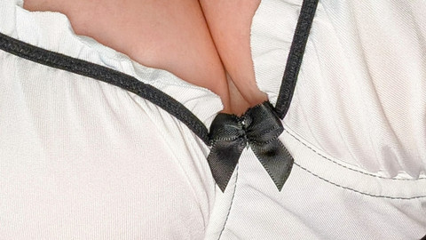 FSK 18 unrasiert in Dessous