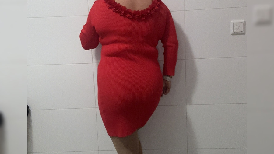 Rotes Kleid, rotes Höschen Strumpfhose