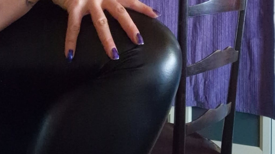 Leder und Peitsche laden zum Träumen ein ;)