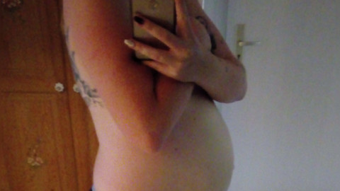 Nackt schwanger hot mummy tattoo