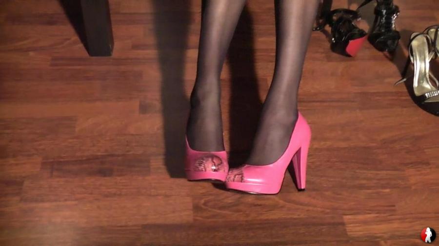 S***MA Heels - die Sau s****zt in meinen Schuh