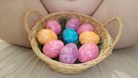 Hatte Besuch vom Osterhasen und mich getraut ein kleines Fotoshooting mit ihm zusammen zu machen ... Neugierig? Dann schau doch mal rein ...