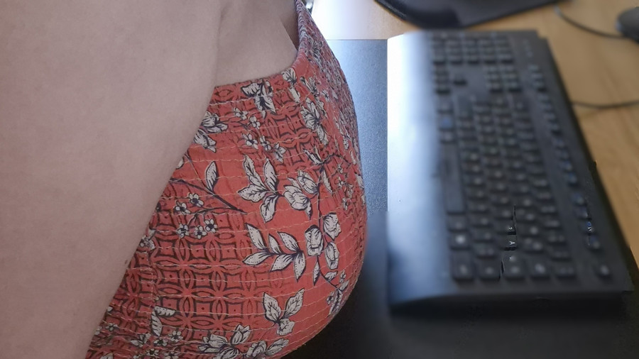 Ich habe mich heimlich im Büro ausgezogen