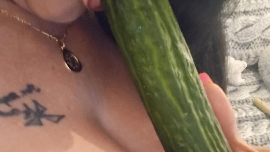 Amateurpornogirls wie Tikii treffen