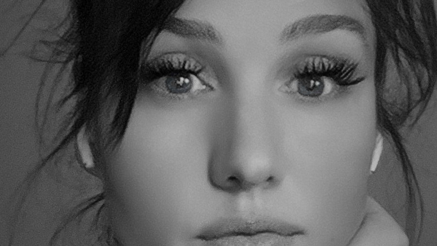 Weniger Farbe. Mehr Gefühl.