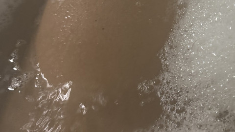 Heißes Wasser, sinnlicher Duft, und wir beide! Komm, Steigr in die Wanne und lass dich von mir verwöhnen