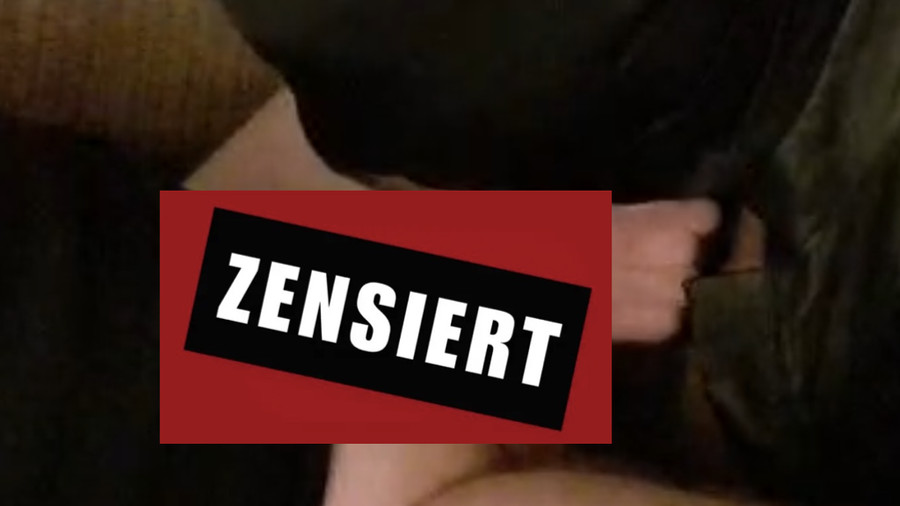 Blowjob mit Einlochmaske für einen Stammkunden User 1 von 4)