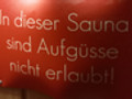 Nackt in der Sauna