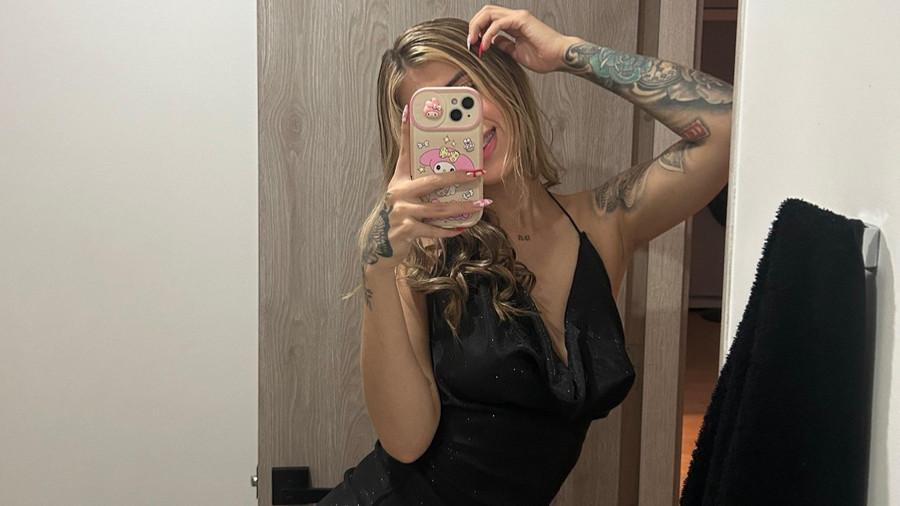 Scharfes schwarzes Kleid und ich hab wahnsinnige Lust