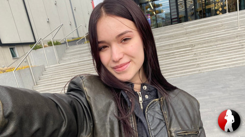 Mit mir kannst du Pferde stehlen, nur bringe ich sie auch wieder zurück!
Spaß mit sein und leben und leben lassen..