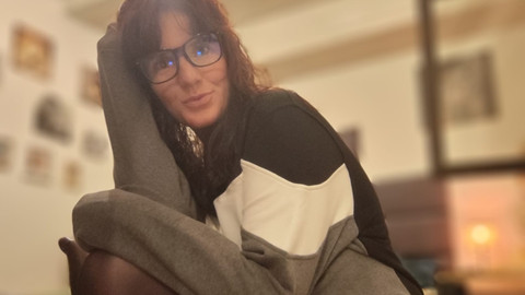 Manchmal sind es die einfachsten Gedanken, die verbinden ✨
Darum frag ich euch direkt:
Wenn ihr nur einen Wunsch frei hättet – wirklich nur einen 🧞‍♂️ – was würdet ihr euch heute wünschen?

Bin gespannt auf jede Antwort 😏🔥 egal ob ernst, verrückt oder geheimnisvoll – ich schreibe jedem zurück 💌