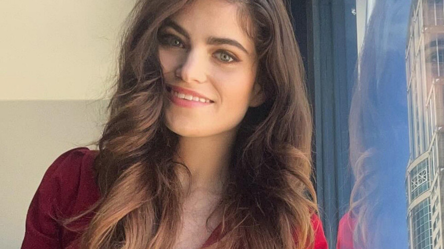 Am Fenster sitzend..