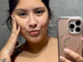 In spitzen BH und spitzen Höschen