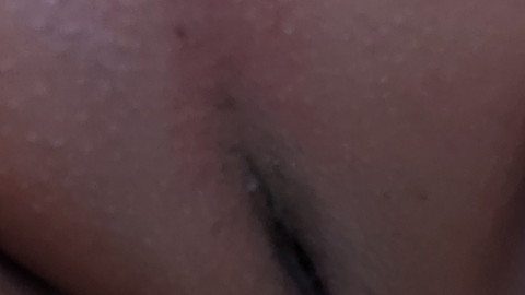 Tolle Bilder meiner kleinen Fotze die ausläuft.