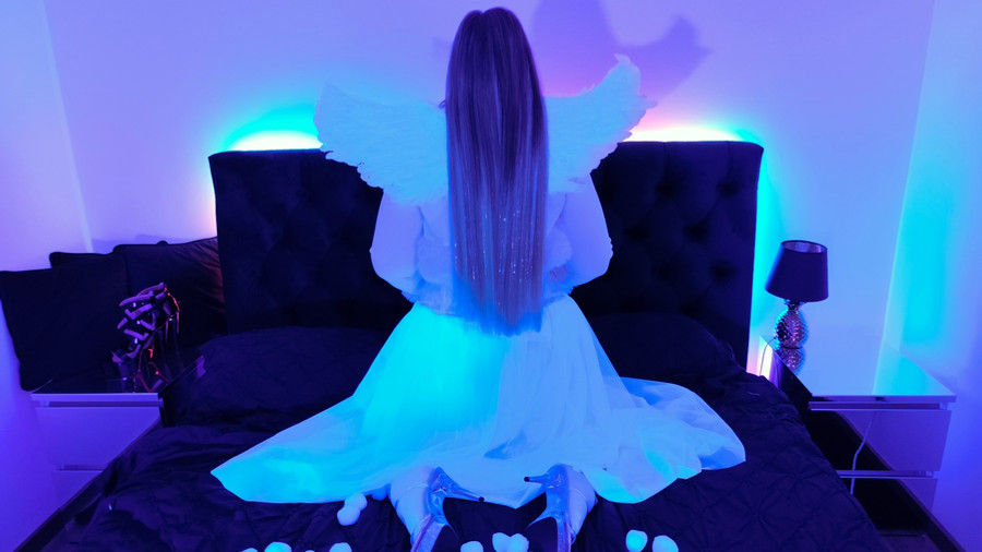 Weihnachtsengel schickt dir B***te und A***h