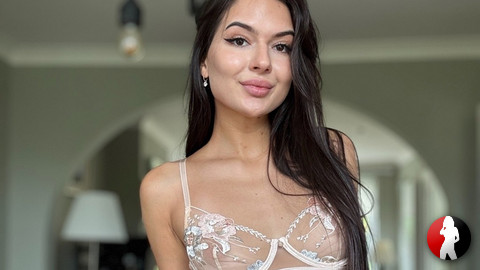 Durchsichtig mit Stickereien