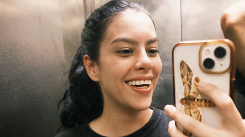 Ich bin  ein ganz normales Mädchen von neben an